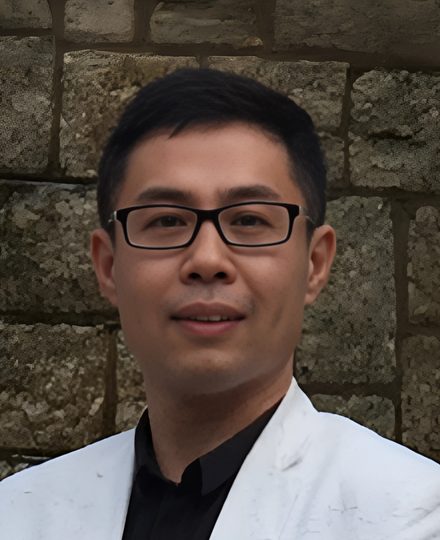 Alfred Zhang 先生